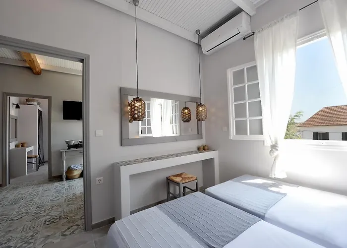 Alia Luxury * Gaios
