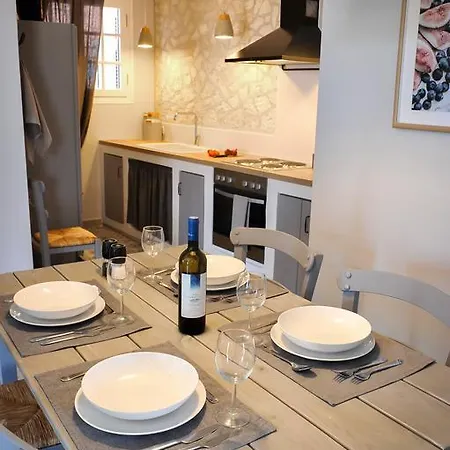 Alia Luxury * Gaios