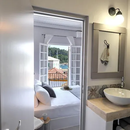 Alia Luxury Apartment *